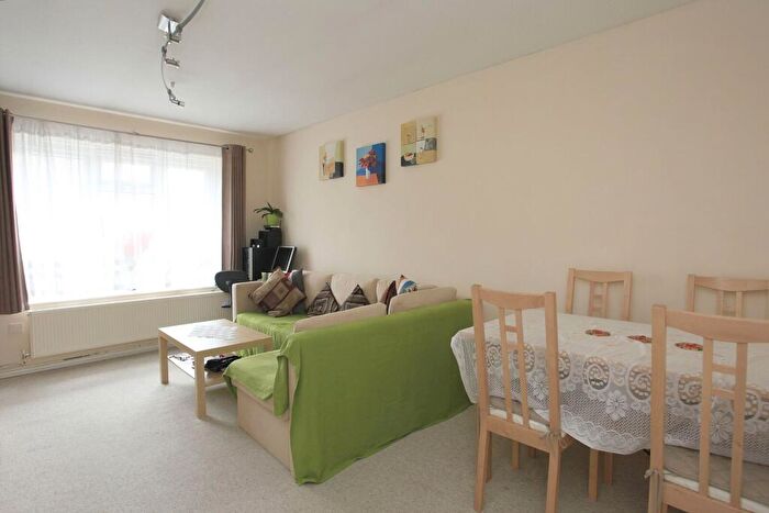 1 Bedroom Flat For Sale In Cricklewood Lane, Child's Hill, London, NW2