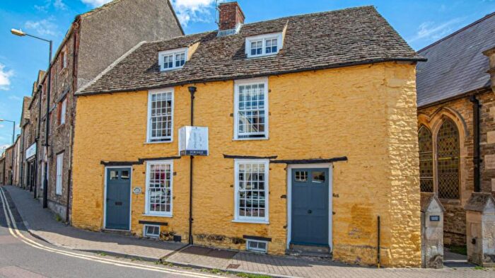 4 Bedroom Terraced House To Rent In The Triangle, Malmesbury, SN16