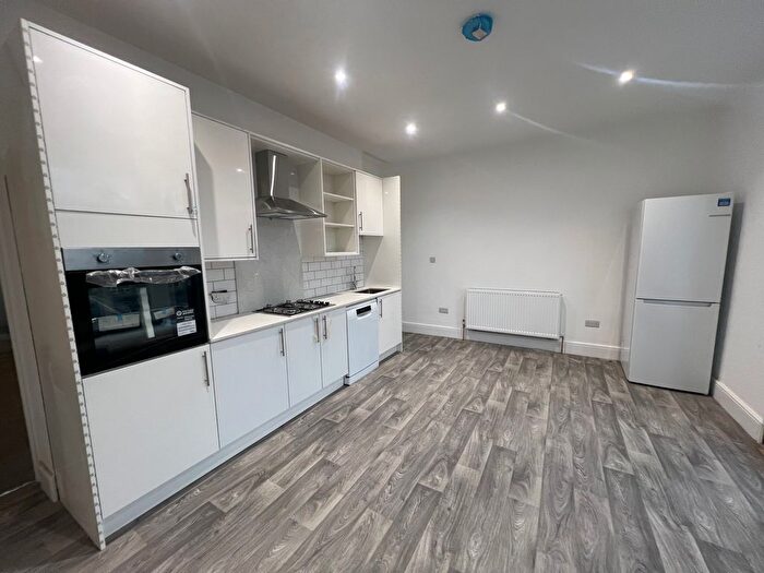 1 Bedroom Flat To Rent In Windsor Terrace, Penarth, CF64