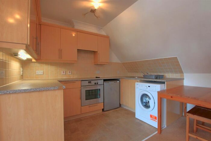 1 Bedroom Flat To Rent In Pannells Court, New Heston Road, TW5
