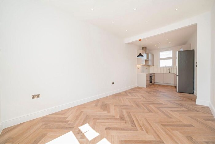 3 Bedroom Flat To Rent In Craven Park Road, Harlesden, NW10