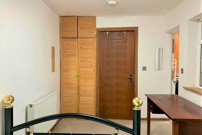 Studio To Rent In Barn Hill, Wembley HA9