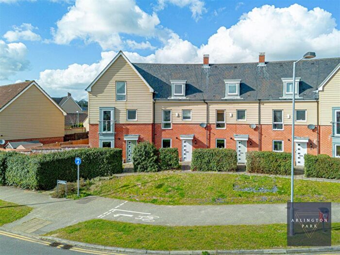 5 Bedroom Terraced House For Sale In Fairway, Costessey, Norwich, NR8