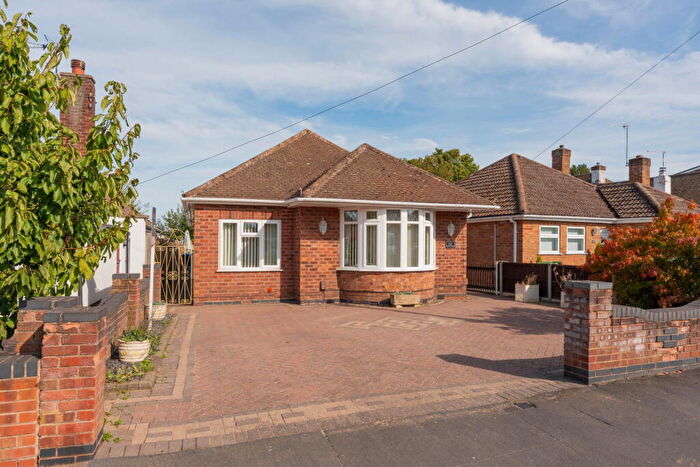 3 Bedroom Detached Bungalow For Sale In Landor Road, Whitnash, Leamington Spa, CV31