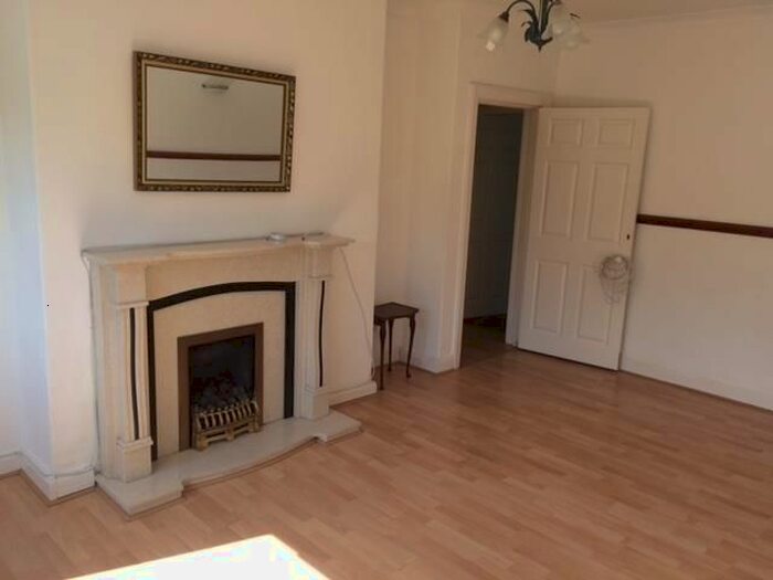 3 Bedroom Flat To Rent In Banchory Avenue, Glasgow, G43