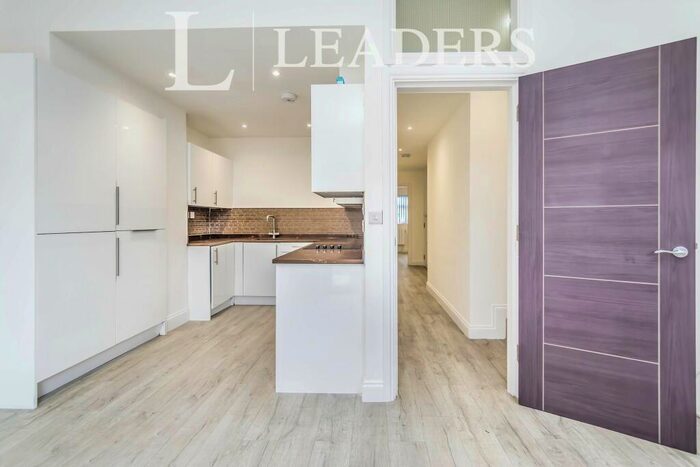 2 Bedroom Apartment To Rent In Mitcham Road, CR0