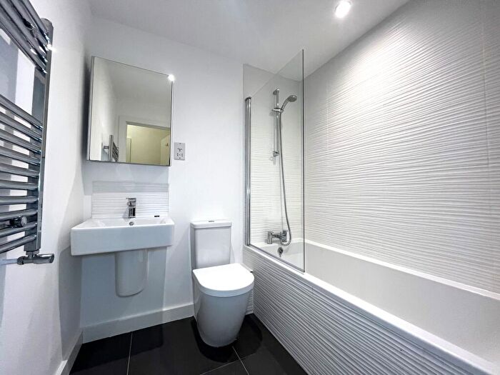 2 Bedroom Apartment To Rent In Southernhay Gardens, Exeter, EX1