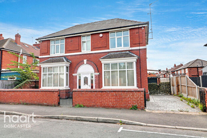 3 Bedroom Detached House For Sale In St Hildas Road, Belle Vue, Doncaster, DN4