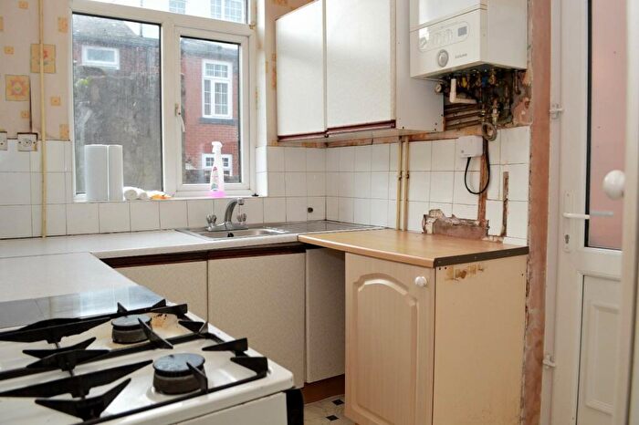 2 Bedroom Terraced House For Sale In Gainsborough Avenue, Oldham, OL8