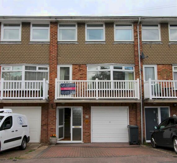 4 Bedroom Terraced House To Rent In Woodside Road, Tonbridge, TN9