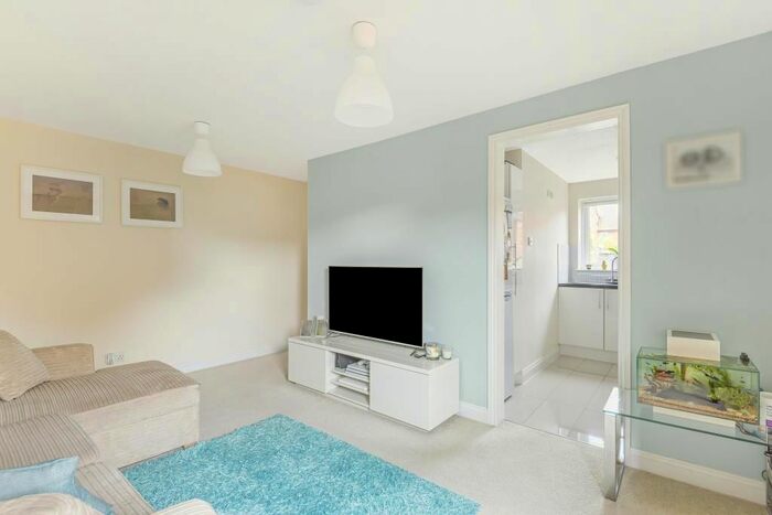 1 Bedroom Flat To Rent In Thatcham, Berkshire RG19