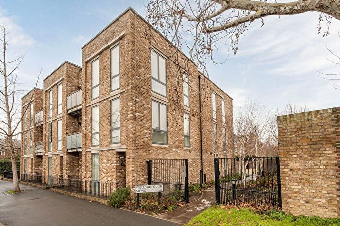 2 Bedroom Flat To Rent In Wellsborough Mews, Wimbledon, London, SW20