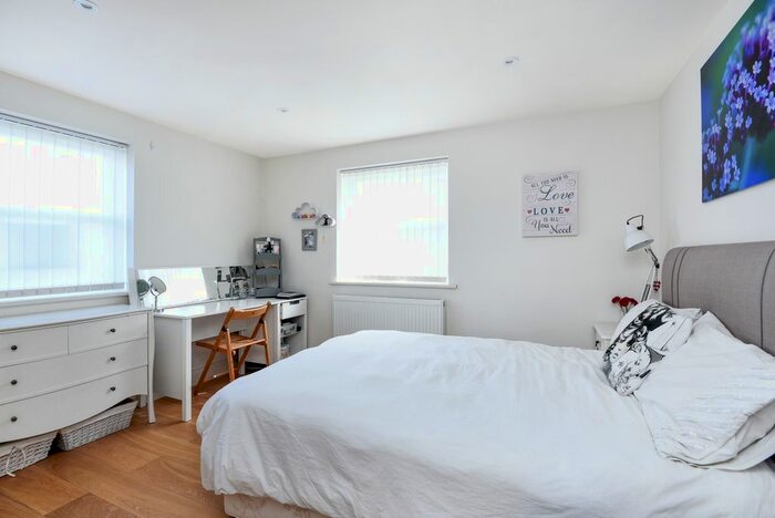 3 Bedroom Flat To Rent In Sydney Road, Haywards Heath, RH16