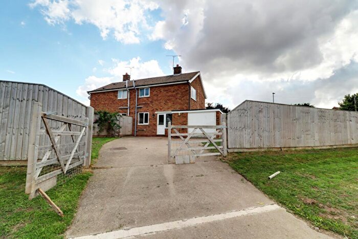 3 Bedroom Semi-Detached House For Sale In Melwood Grange, Epworth, Doncaster, DN9