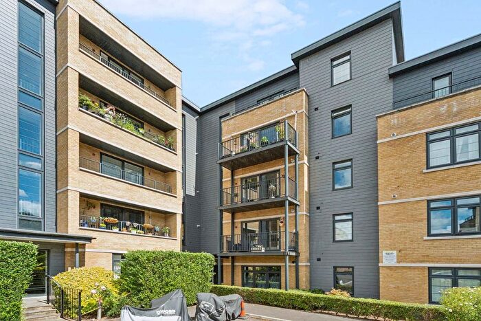 1 Bedroom Flat To Rent In Samuelson Place, Isleworth, TW7