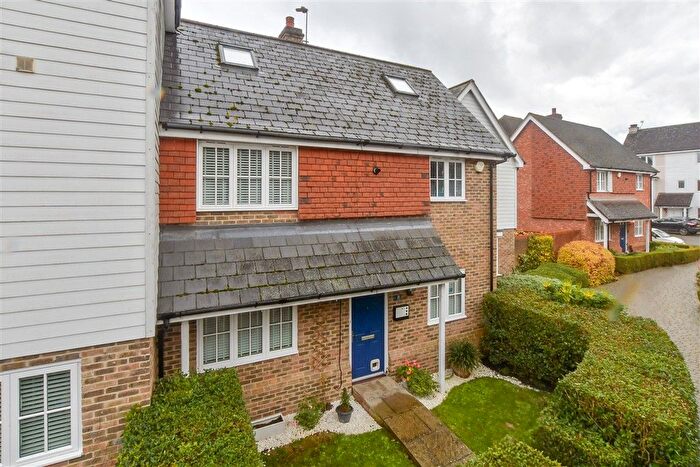 4 Bedroom Terraced House For Sale In Laxton Walk, Kings Hill, West Malling, Kent, ME19