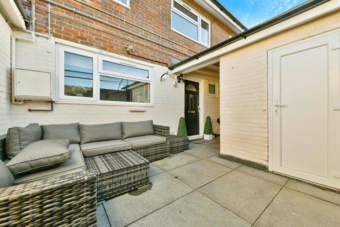 3 Bedroom Maisonette For Sale In The Hyde, Stevenage, SG2