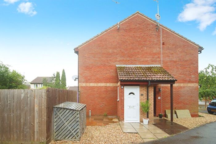 1 Bedroom End Of Terrace House For Sale In Amber Mead, Taunton, TA1