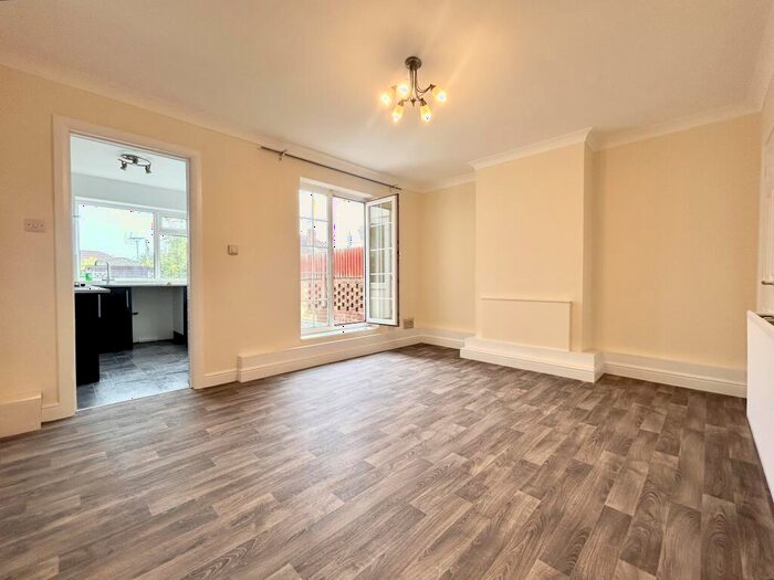 2 Bedroom House To Rent In Bayly Road, Dartford, Kent, DA1