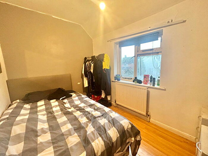 3 Bedroom Terraced House For Sale In Hungarton Boulevard, Leicester, LE5