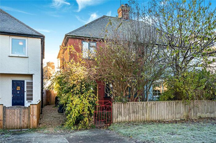 3 Bedroom Semi Detached House For Sale In Godstow Road, Wolvercote, OX2