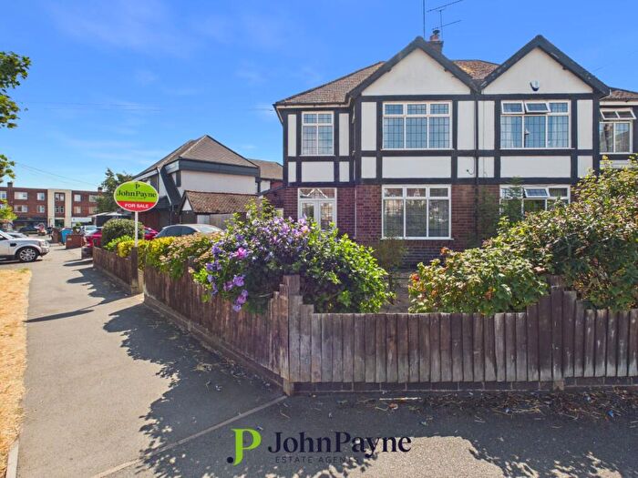 3 Bedroom Semi Detached House For Sale In Quinton Road, Cheylesmore, Coventry, CV3