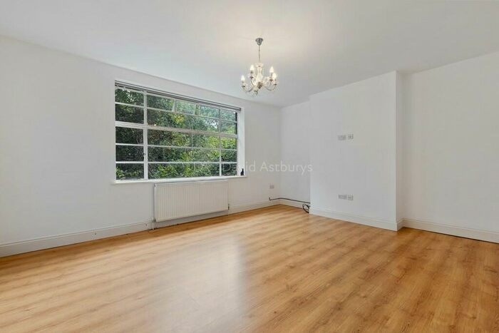 3 Bedroom Apartment To Rent In Brookland Rise, Hampstead Garden Suburb, London, NW11