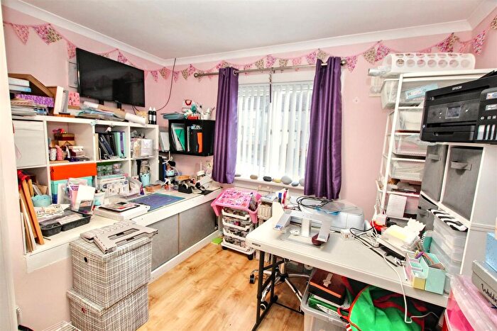 3 Bedroom End Of Terrace House For Sale In Cameron Road, Carluke, ML8