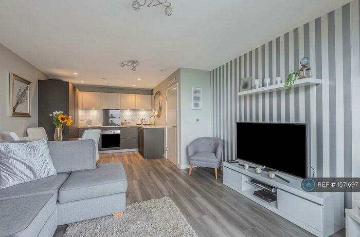 1 Bedroom Flat To Rent In Glebe Way, West Wickham, BR4