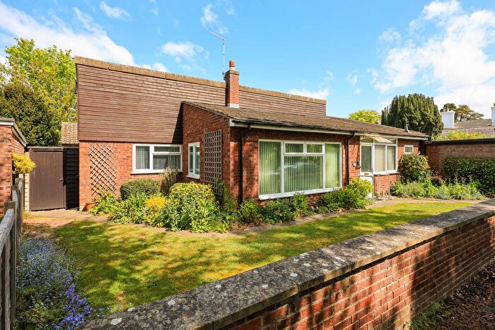 2 Bedroom Detached Bungalow For Sale In Pightle Close, Harston, CB22