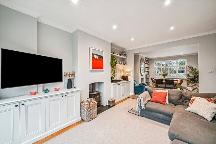 4 Bedroom Terraced House For Sale In Appledore Close, SW17