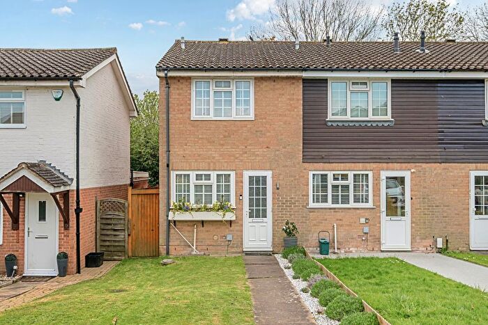 2 Bedroom End Terrace House For Sale In Brickfield Farm Gardens, Orpington, BR6