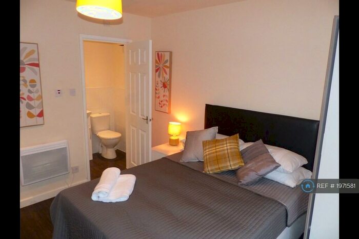 Studio To Rent In The Avenue, Kidsgrove, Stoke-On-Trent, ST7