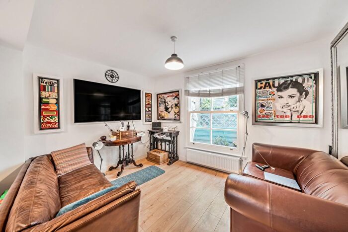 2 Bedroom End Terrace House For Sale In Park Place, London, W5