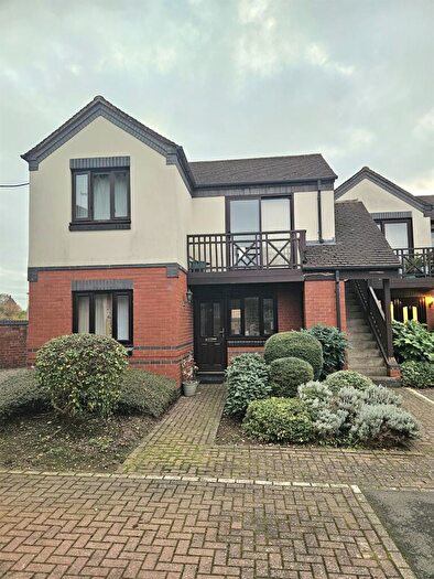 1 Bedroom Flat For Sale In Alexandra Court, Kenilworth, CV8