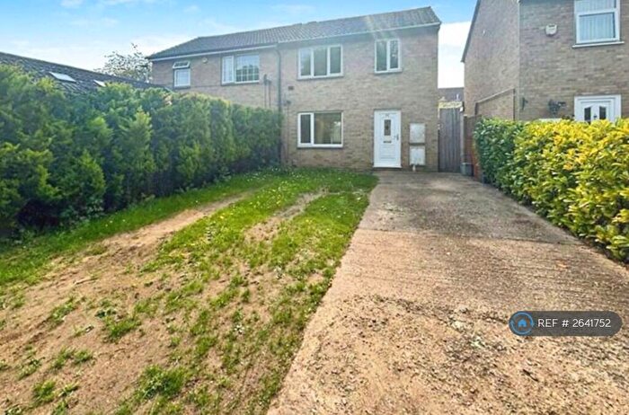 3 Bedroom End Of Terrace House To Rent In Kirkstall, Peterborough, PE2