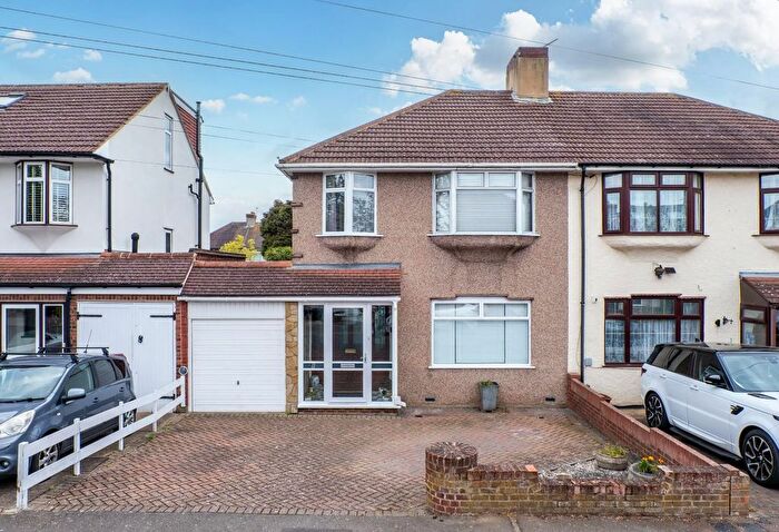 3 Bedroom Semi Detached House For Sale In Berkeley Avenue, Bexleyheath, DA7
