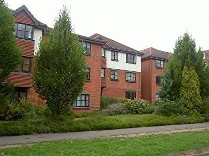 1 Bedroom Flat To Rent In Wildbank Court, White Rose Lane, GU22