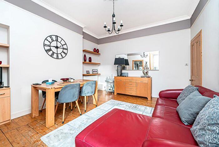 3 Bedroom Semi-Detached Villa For Sale In Loughborough Road, Kirkcaldy, KY1
