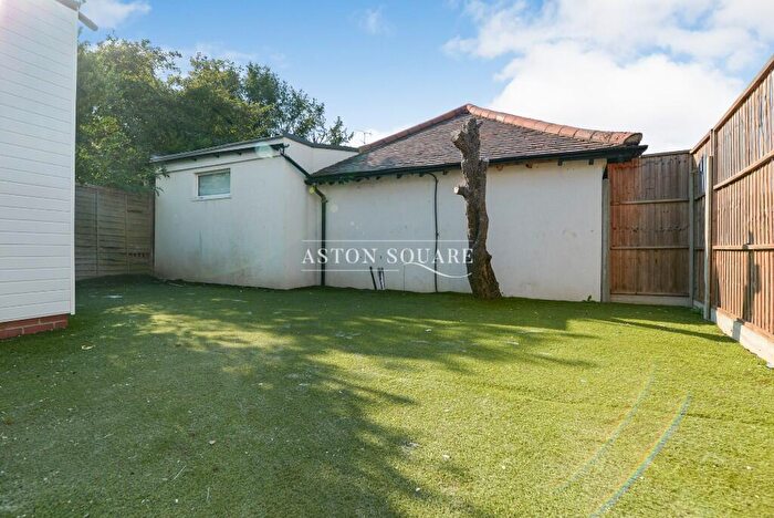 5 Bedroom Detached House To Rent In Ambrose Avenue, London, NW11