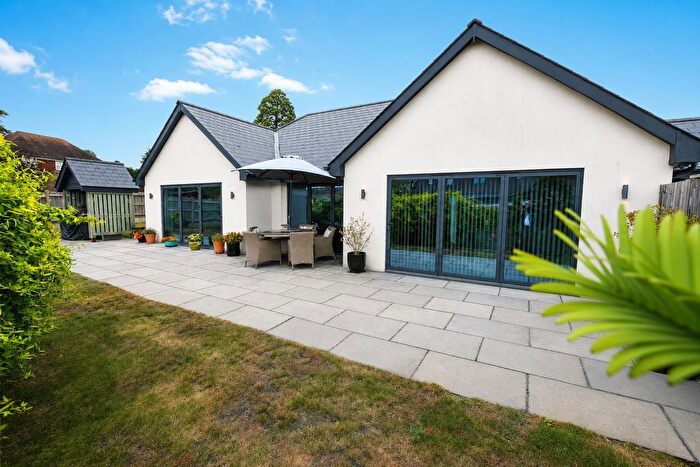 2 Bedroom Detached Bungalow For Sale In Manor Close, Maidstone, ME14