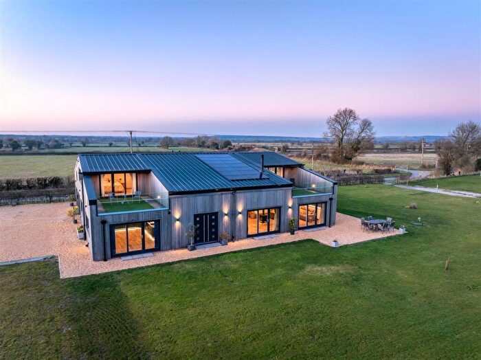 4 Bedroom Farm House For Sale In Sunnycroft Barn, Cowleaze Lane, Edington, Westbury, BA13