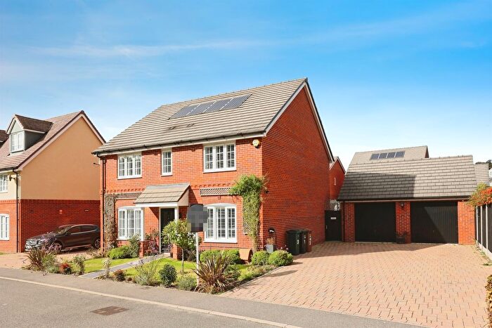 4 Bedroom Detached House For Sale In Fraser Crescent, Watford, WD25