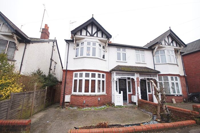 2 Bedroom Flat To Rent In Russell Street, Reading, RG1