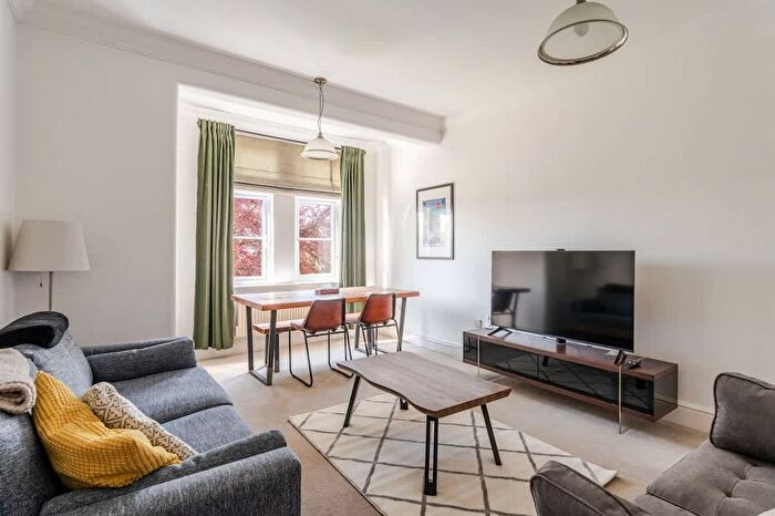 3 Bedroom Flat To Rent In Ham Green, BS20