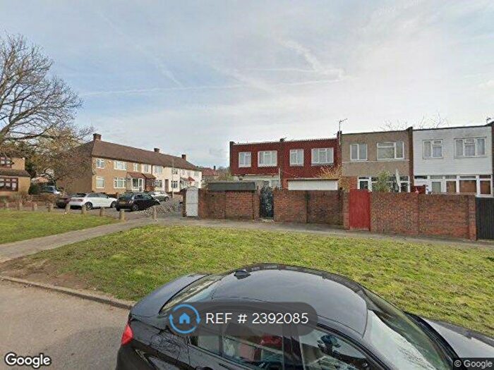 4 Bedroom Detached House To Rent In Stanway Close, Chigwell Amp; Hainault, IG4