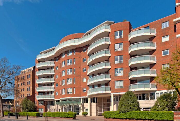 2 Bedroom Apartment To Rent In Templar Court, St John's Wood Road, London, NW8