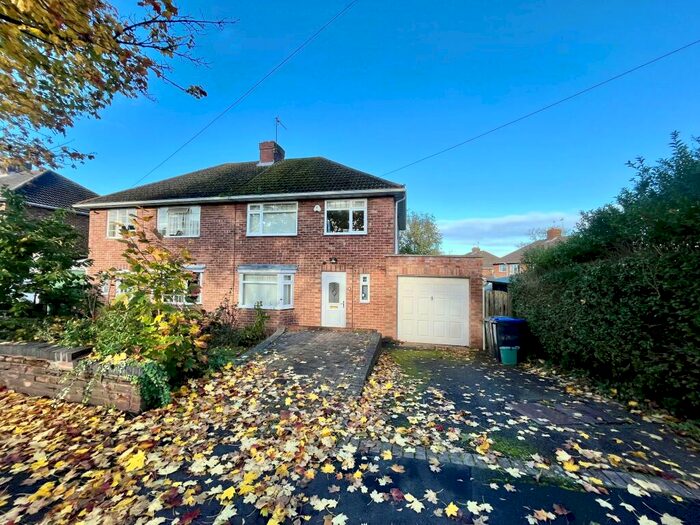 3 Bedroom Semi-Detached House To Rent In Braemar Road, Leamington Spa, CV32