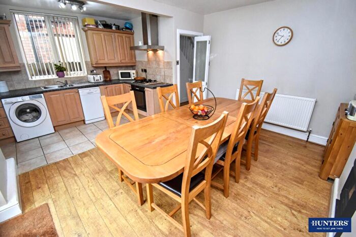 3 Bedroom Semi-Detached House For Sale In Oakleigh Avenue, Glen Parva, Leicester, LE2
