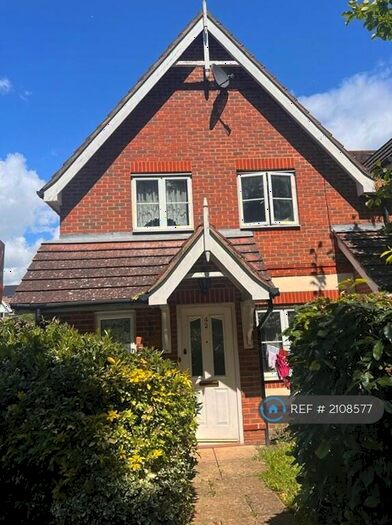 2 Bedroom Semi-Detached House To Rent In Huntington Place, Langley, SL3